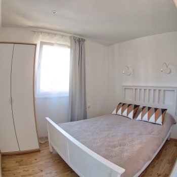 DOMKI POD SOSNAMI SŁAWA