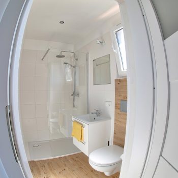 DOMKI POD SOSNAMI SŁAWA