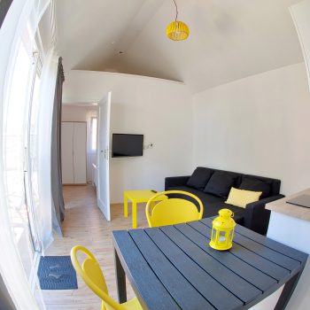 DOMKI POD SOSNAMI SŁAWA