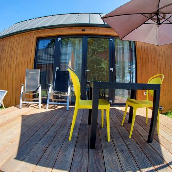 DOMKI POD SOSNAMI SŁAWA