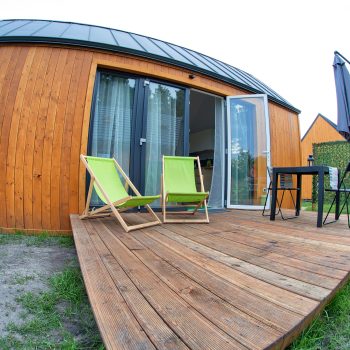 DOMKI POD SOSNAMI SŁAWA