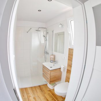 DOMKI POD SOSNAMI SŁAWA