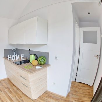 DOMKI POD SOSNAMI SŁAWA