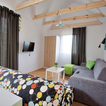 DOMKI POD SOSNAMI SŁAWA